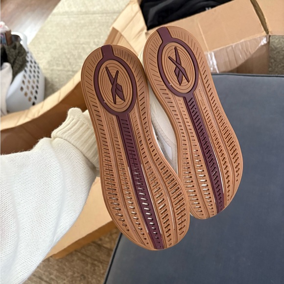 Reebok Cream and Maroon Athletic Shoes - Picture 3 of 6